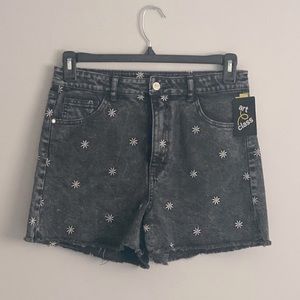Girls Daisy Embroidered Shorts